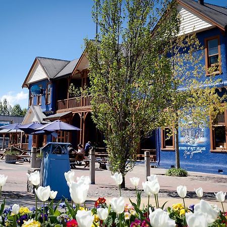 The Blue Pub Hotel Methven Bagian luar foto