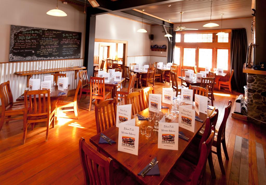 The Blue Pub Hotel Methven Bagian luar foto