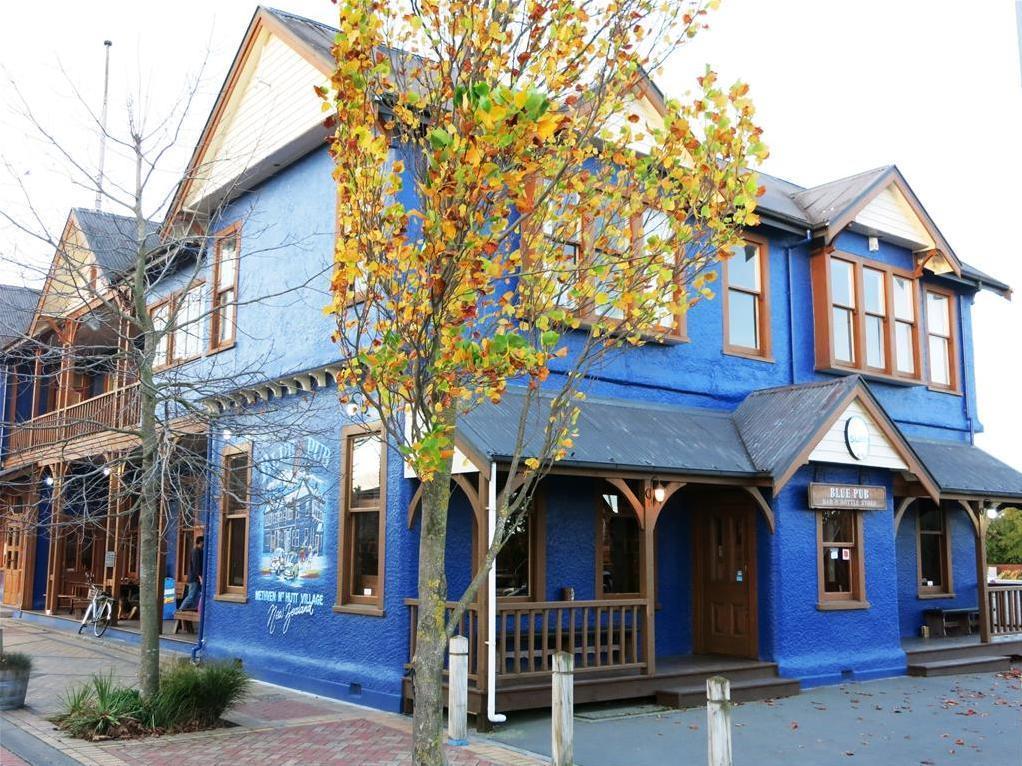 The Blue Pub Hotel Methven Bagian luar foto