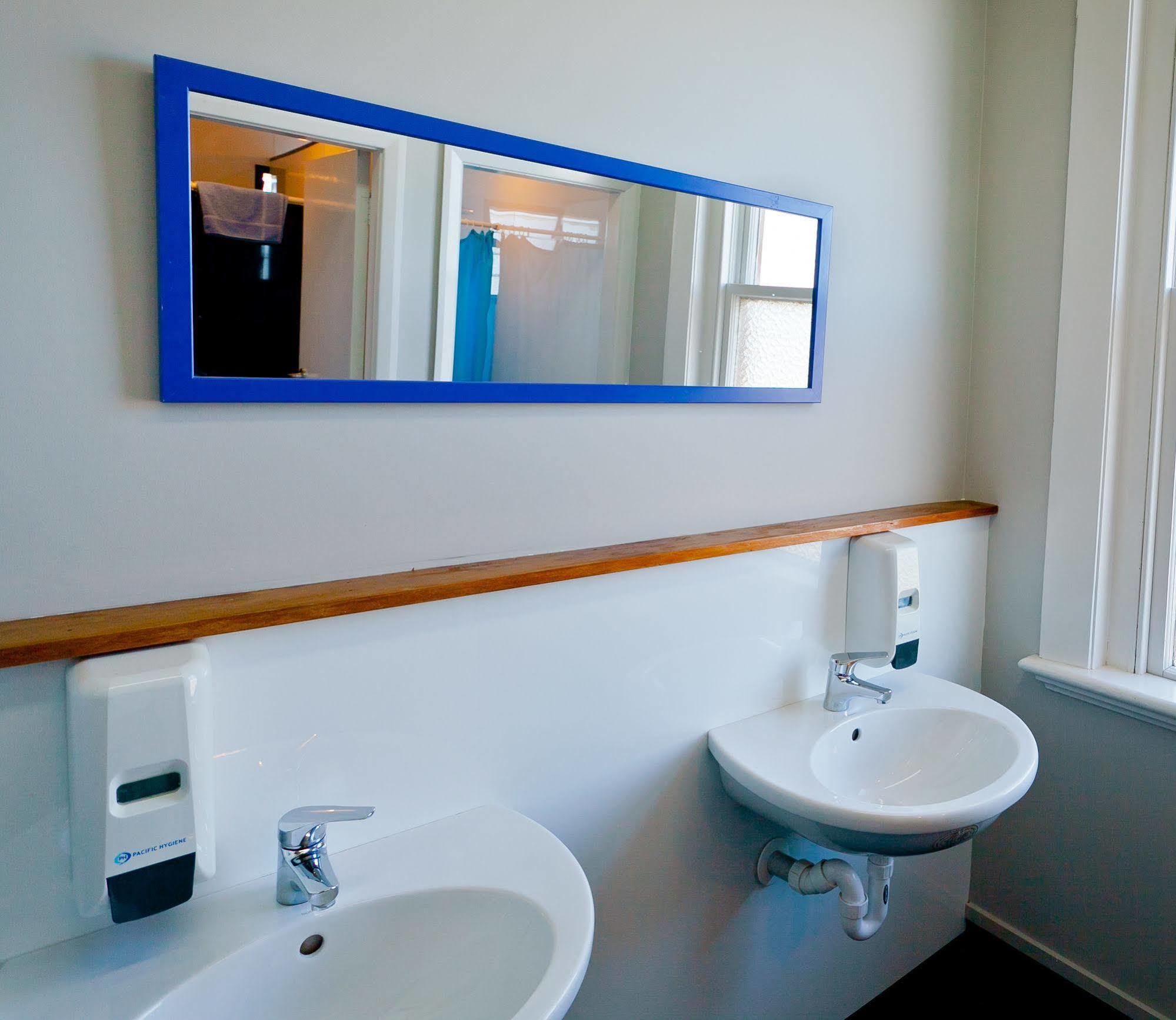 The Blue Pub Hotel Methven Bagian luar foto