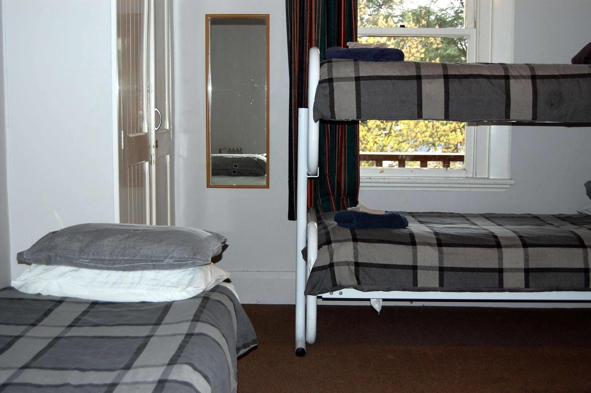 The Blue Pub Hotel Methven Bagian luar foto